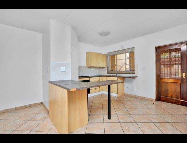 2 BEDROOM SECTIONAL TITLE TO LET IN NOORDHANG